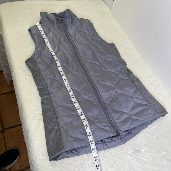 Tahari Sport puffer vest - Picture 8 of 11